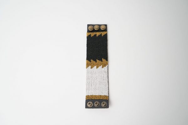 Brazalete Olkimatare Ancho, blanco, negro y dorado - Imagen 2