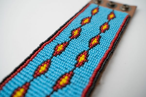 Brazalete Olkimatare Rombos rojos y amarillos - Imagen 2